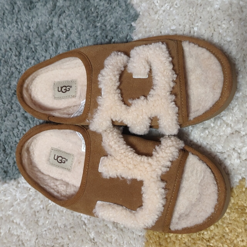 UGG Slipper 8